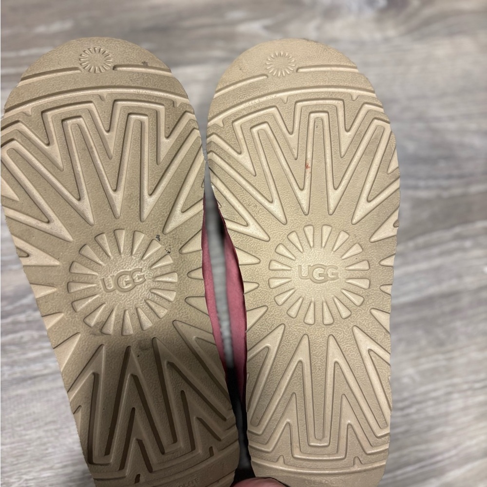 UGG Blush Pink Cozy Slippers - Picture 2 of 2